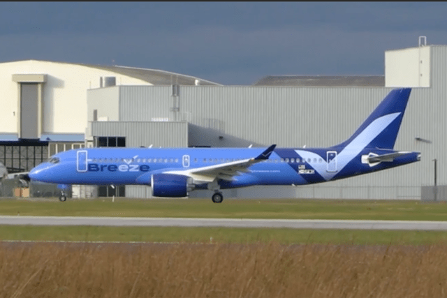 Breeze Airways A220-300